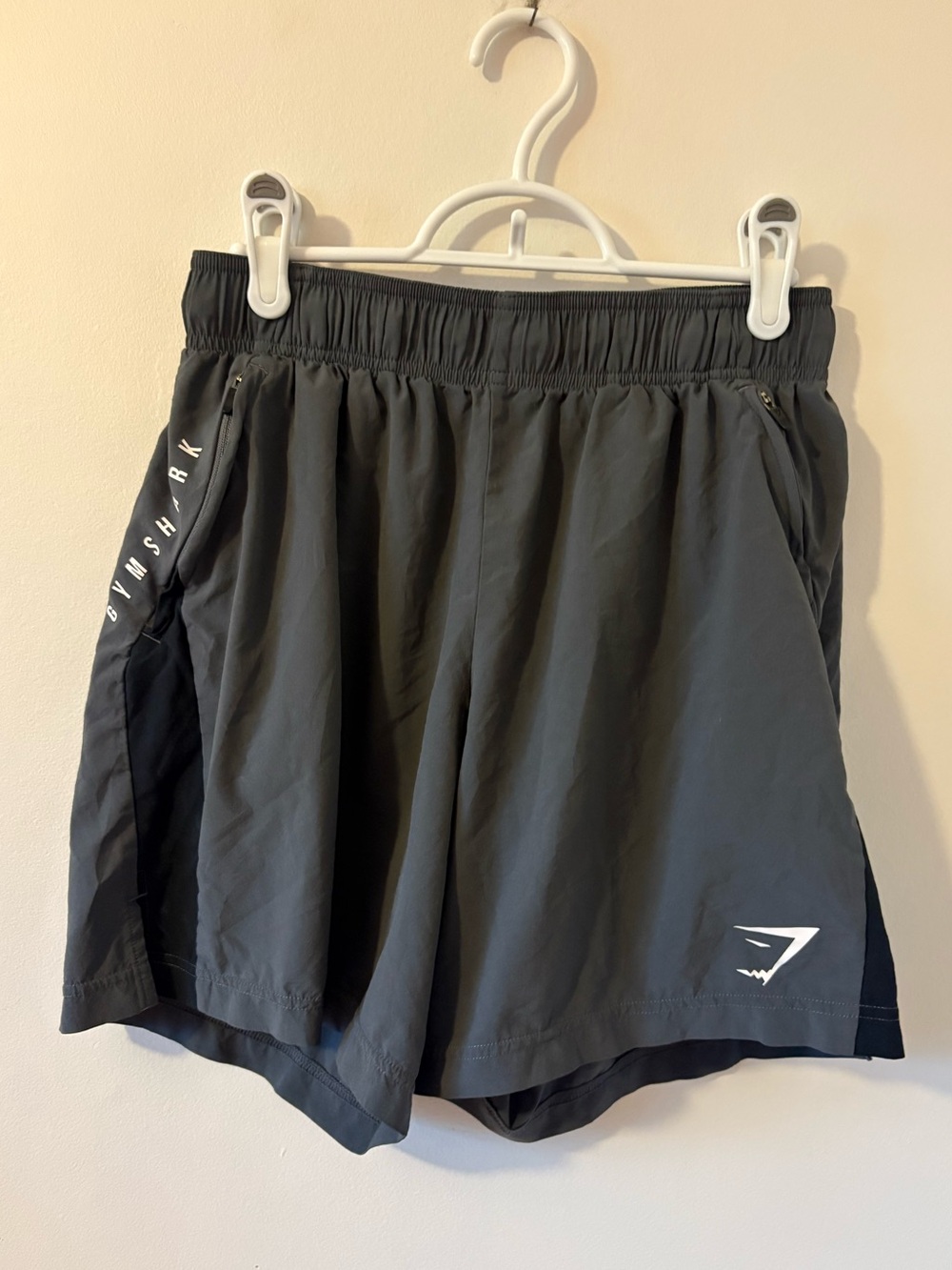 GYMSHARK Mens Shorts size M